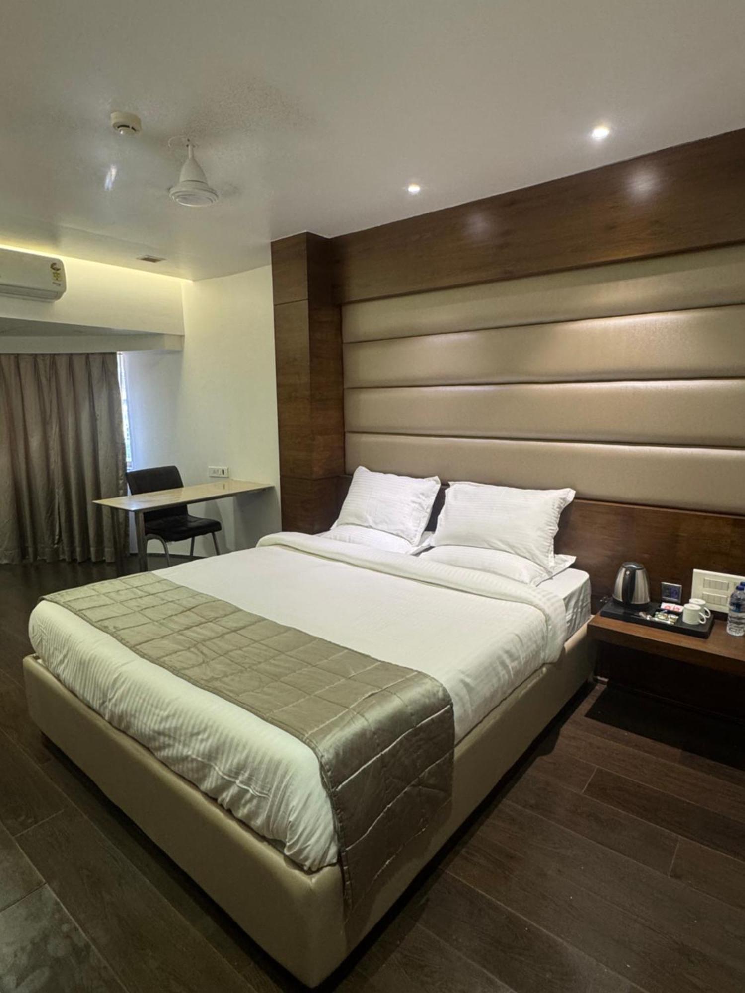 Hotel Dakshin Grandeur Navi Mumbai Exterior photo