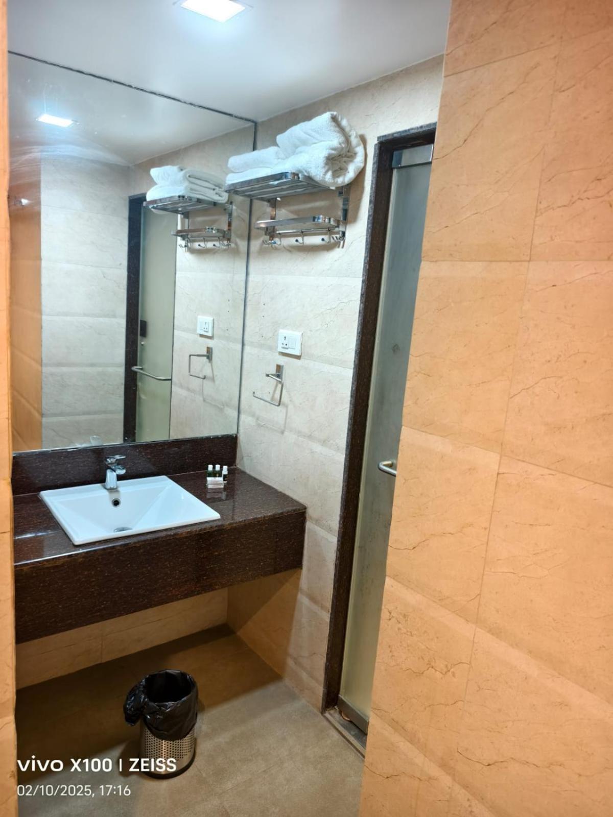 Hotel Dakshin Grandeur Navi Mumbai Exterior photo